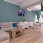 Aquarium 3 Apartment Navodari
